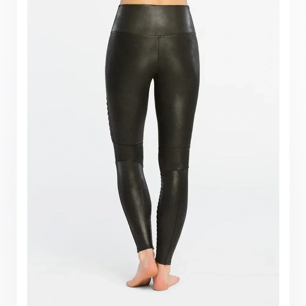 Spanx Faux Leather Moto Leggings Size M Shape wear Stretch Pull On Black - Picture 3 of 7